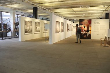 Madrid, İspanya - 12 Ağustos 2025: Madrid Mimarlar Koleji Sergi Galerisi (COAM)