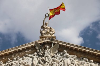 Madrid, İspanya - 13 Ağustos 2025: İspanya Ulusal Kütüphanesi 'nin ana cephesi