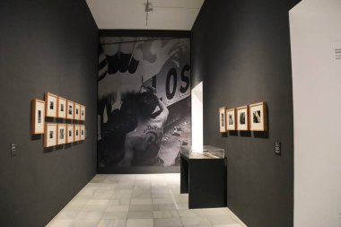 Madrid, İspanya - 13 Ağustos 2025: Madrid 'deki The Museo Nacional Centro de Arte Reina Sofia' da sergi