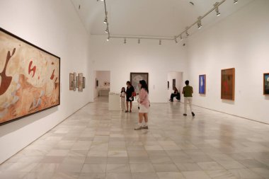 Madrid, İspanya - 13 Ağustos 2025: Madrid 'deki The Museo Nacional Centro de Arte Reina Sofia' da sergi