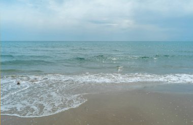 Almerya İspanya 'da plajı olan küçük bir kasaba. Tatilinizi geçirmek için rahatlatıcı bir yer.