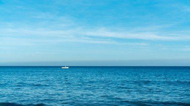 Almerya İspanya 'da plajı olan küçük bir kasaba. Tatilinizi geçirmek için rahatlatıcı bir yer.