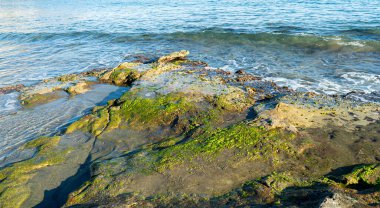 Almerya İspanya 'da plajı olan küçük bir kasaba. Tatilinizi geçirmek için rahatlatıcı bir yer.