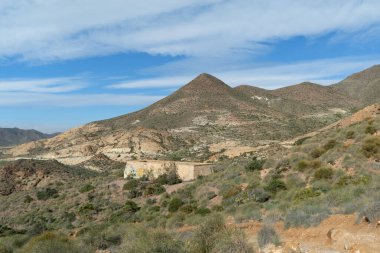 Almerya İspanya 'da plajı olan küçük bir kasaba. Tatilinizi geçirmek için rahatlatıcı bir yer.