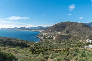 Almerya İspanya 'da plajı olan küçük bir kasaba. Tatilinizi geçirmek için rahatlatıcı bir yer.