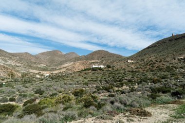 Almerya İspanya 'da plajı olan küçük bir kasaba. Tatilinizi geçirmek için rahatlatıcı bir yer.
