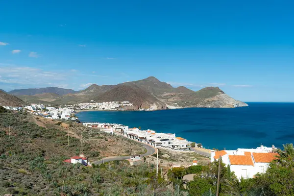 Almerya 'da plajı olan küçük bir kasaba, İspanya 44