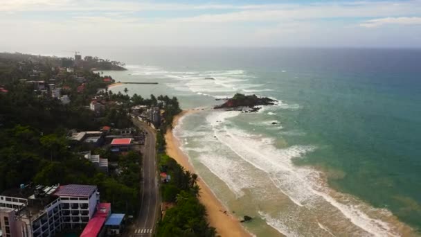 有热带沙滩和蓝色海洋的海景 斯里兰卡Mirissa — 图库视频影像