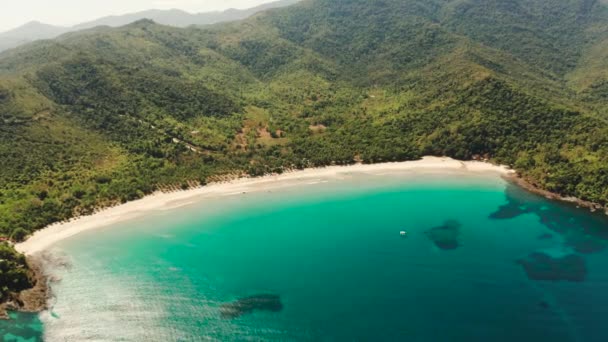 Letecký Pohled Krásná Tropická Pláž Nagtabon Zátoce Modrou Lagunou Tyrkysovou — Stock video