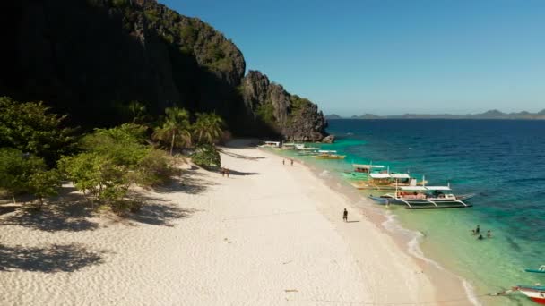 Воздушный Дрон Тропический Остров Песчаный Пляж Пальмами Остров Малахон Филиппины — стоковое видео