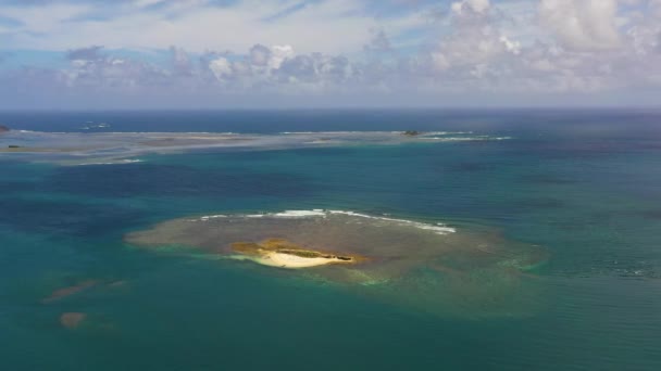 Aerial View Sandy Island Blue Sea Crocodile Island Santa Ana — Video Stock