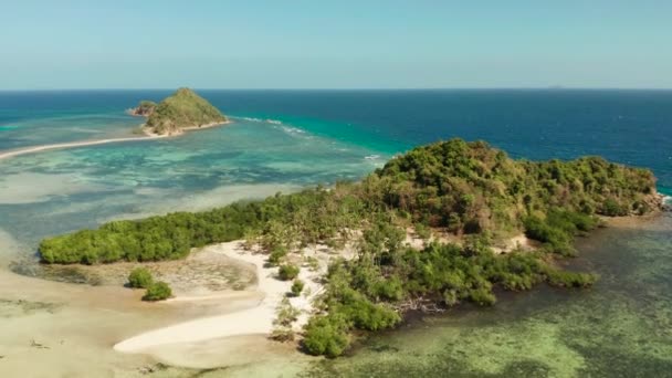Тропічний Острів Блакитній Лагуні Кораловому Рифі Піщаному Пляжі Палаван Філіппіни — стокове відео
