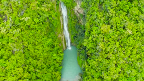 Vista Aérea Cachoeiras Mantayupan Desfiladeiro Montanha Selva Tropical Filipinas Cebu — Vídeo de Stock