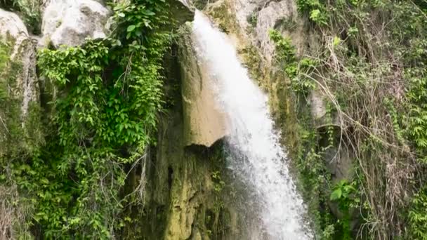 Aerial View Falls Green Forest Inambakan Falls Slow Motion Cebu — Stockvideo