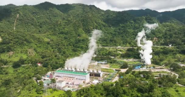 Вид Воздуха Геотермальную Электростанцию Геотермальная Станция Паром Трубами Негрос Филиппины — стоковое видео