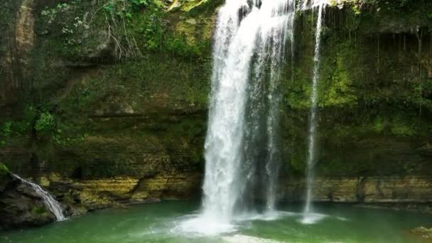Aerial Drone Waterfall Green Forest Ben Ben Falls Slow Motion — Vídeo de stock