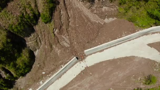 Dağ Heyelan Kaya Bir Çevre Ait Tehlikeli Bir Alana Düşüyor — Stok video