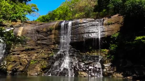 Luftaufnahme Des Wasserfalls Dschungel Sri Lanka Sera Ella Wasserfall Regenwald — Stockvideo