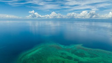 Manjuyod sandbar in the turquoise water of the sea on the atoll. Negros, Philippines.