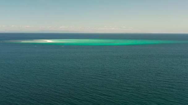 Vacker Strand Tropisk Omgiven Korallrev Sandbar Med Turister Utsikt Över — Stockvideo