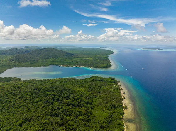 Острів Балабак Тропічним Лісом Блакитним Морем Палаван Філіппіни — стокове фото