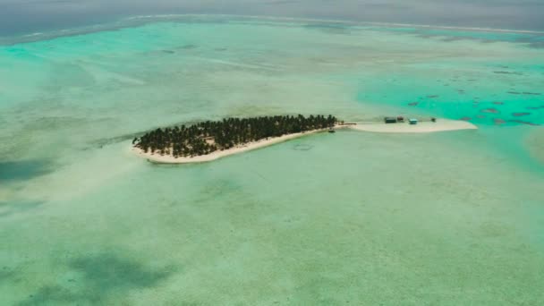 Reisekonzept Sandstrand Auf Einer Tropischen Insel Korallenriff Atoll Von Oben — Stockvideo