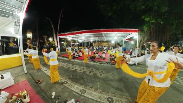 Bali Sep 2022 Las Mujeres Traje Tradicional Realizan Una Danza — Vídeos de Stock