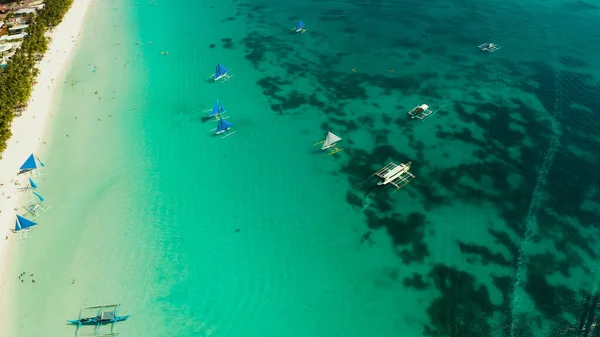 Tropical Lagoon Turquoise Water Sailing Yachts White Sand Beach Boracay — Stock Photo, Image