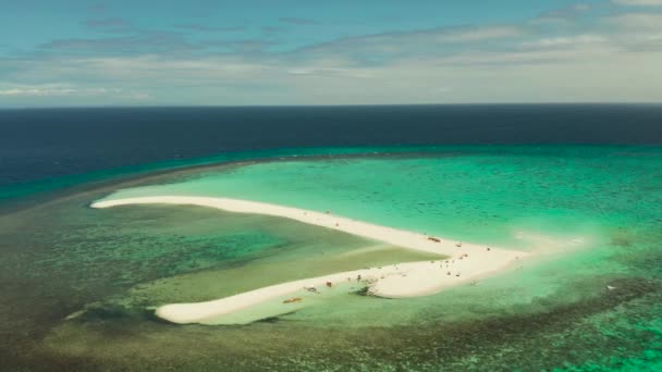 Isla Blanca Tropical Playa Arena Con Turistas Rodeados Arrecife Coral — Vídeos de Stock