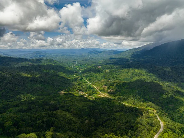 热带风景秀丽 高山丛生 马来西亚婆罗洲 — 图库照片