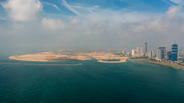Drone Aéreo Cidade Colombo Com Edifícios Modernos Porto Marítimo Sri — Fotografia de Stock