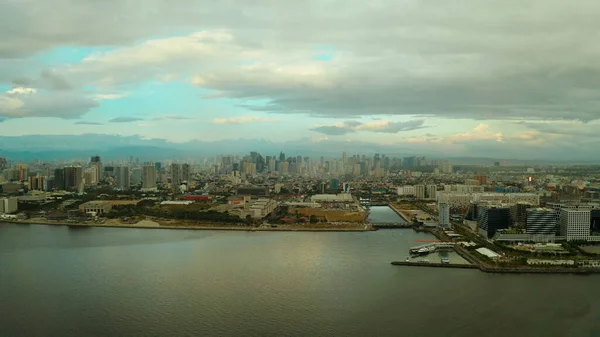 Manila Nın Merkezi Makati Şehri Yukarıdan Görünüyor Günbatımında Asya Metropolü — Stok fotoğraf