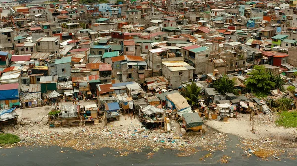 Slummen Manila Nära Hamnen Floden Förorenad Med Plast Och Skräp — Stockfoto
