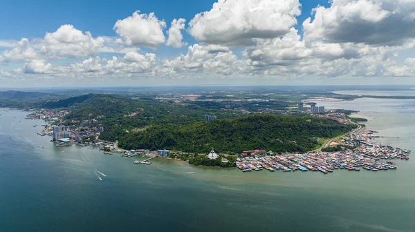 Vista Aérea Ciudad Sandakan Orilla Del Mar Isla Borneo Malasia — Foto de Stock