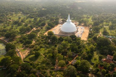 Anuradhapura 'daki Antik Budist tapınakları ve manastırları - Sri Lanka.