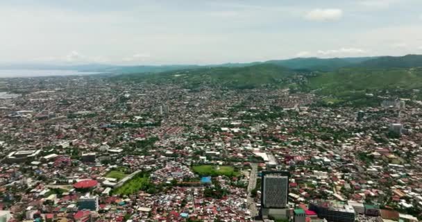 Luchtfoto Drone Van Gebouwen Wolkenkrabbers Cebu Stad Stadsgezicht Filipijnen — Stockvideo