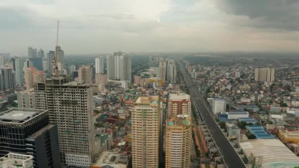 Manilla Stad Grootste Metropool Van Azië Met Wolkenkrabbers Moderne Gebouwen — Stockvideo