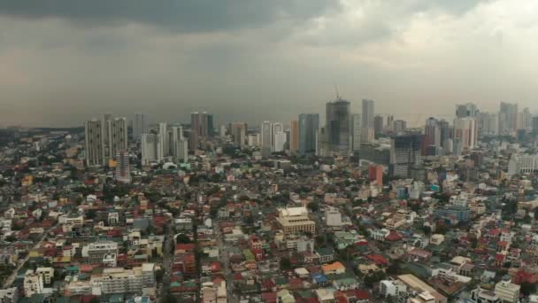 Город Манила Небоскребами Современными Зданиями Бизнес Центром Макати Беспилотником Концепция — стоковое видео