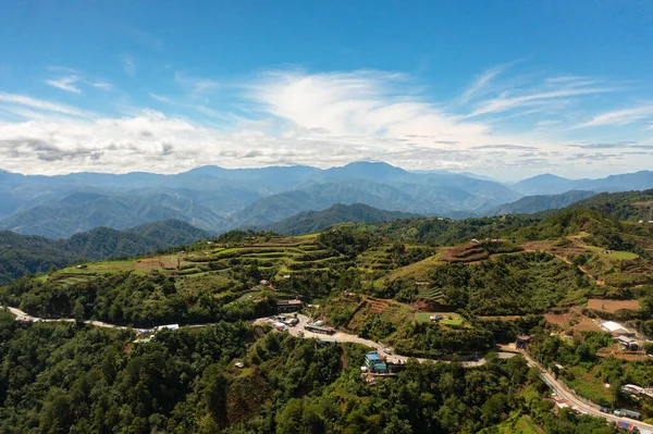 在农村播种绿地的农业用地的空中无人飞机 菲律宾 — 图库照片