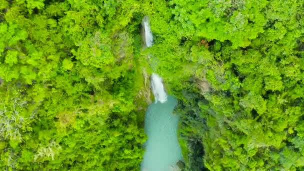 Cachoeira Bonita Floresta Verde Vista Superior Tropical Mantayupan Falls Mountain — Vídeo de Stock