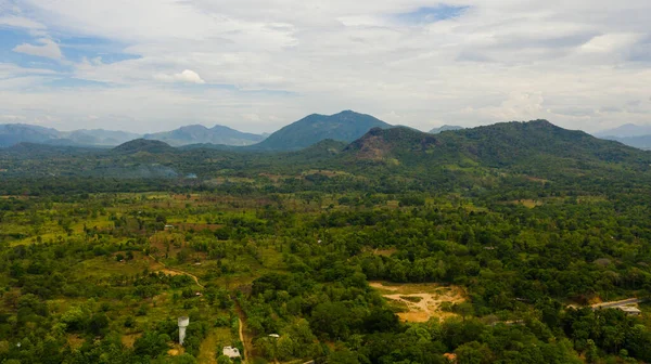 热带景观 一个拥有农业用地和农民村庄的农村地区 斯里兰卡 — 图库照片