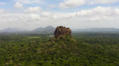 Sri Lanka 'daki Sigirya Aslan Kalesi' nin en iyi manzarası.