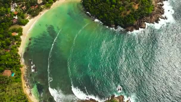 Güzel Bir Plajı Olan Tropikal Manzaranın Havadan Görünüşü Hiriketiya Sri — Stok video