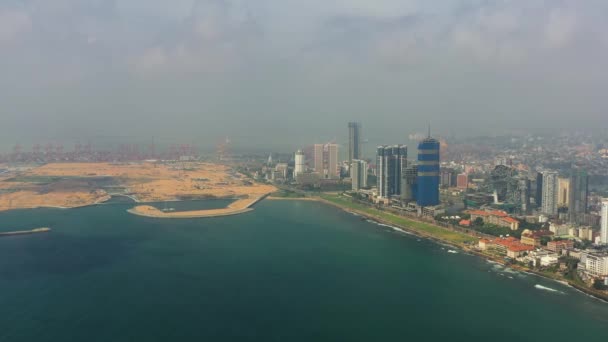 Flygdrönare Colombo Stad Med Moderna Byggnader Och Hamn Sri Lanka — Stockvideo