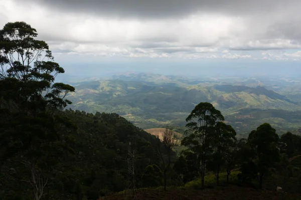 stock image Jungle and mountains in Sri Lanka. Mountain slopes with tropical vegetation.