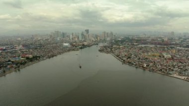 Makati şehri, Metro Manila 'nın ve tüm Filipinler' in en gelişmiş iş alanlarından biridir. Seyahat tatili kavramı