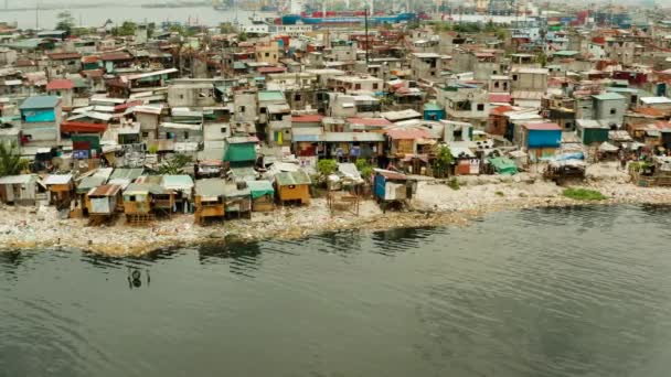 Slumområde Manila Phillippines Ovanifrån Mycket Skräp Vattnet — Stockvideo