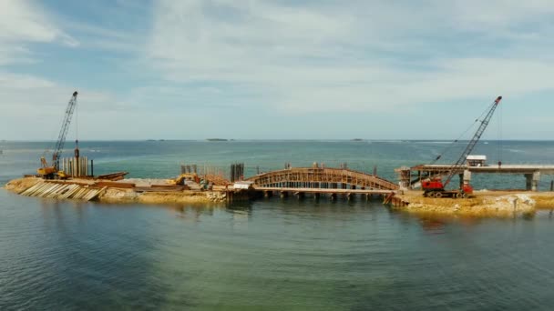 Construcción Nuevo Puente Sobre Bahía Marítima Isla Tropical Siargao — Vídeo de stock