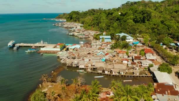 Casas Comunidade Água Vila Pescadores Porto Cidade Ilha Balabac Palawan — Vídeo de Stock