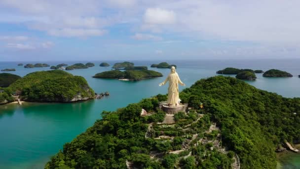 位于菲律宾潘加锡南朝圣岛上的100个岛屿国家公园和基督雕像 拥有海滩和泻湖 著名旅游胜地阿拉米诺的群岛群 — 图库视频影像